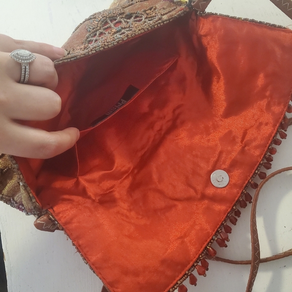 Beautiful Small Cloth Purse with Intricate Bead Detailing - Picture 4 of 5